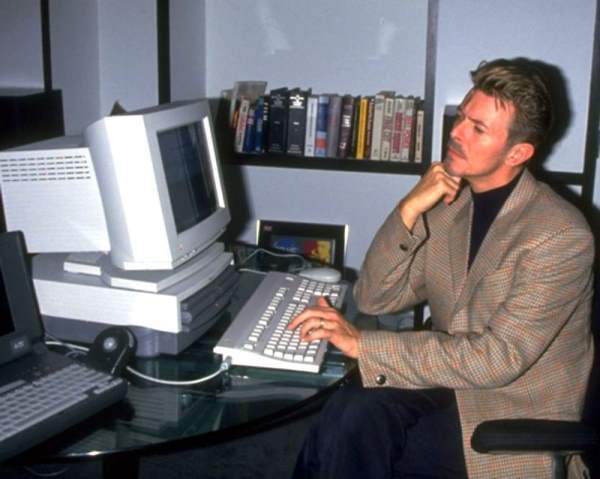 David Bowie Using A Performa