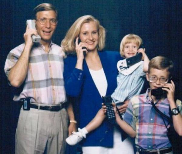 Awkward Family Photos Old Phones