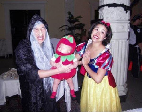 Snow White With Evil Queen Accompanied By Apple