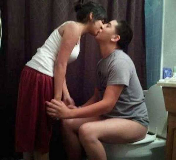 Toilet Kiss