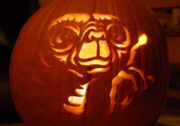 ET-Pumpkin-Carving