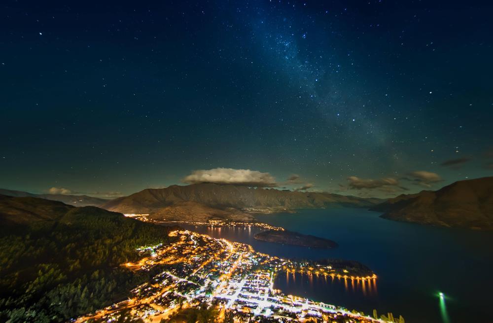 stars-over-queenstown-new-zealand