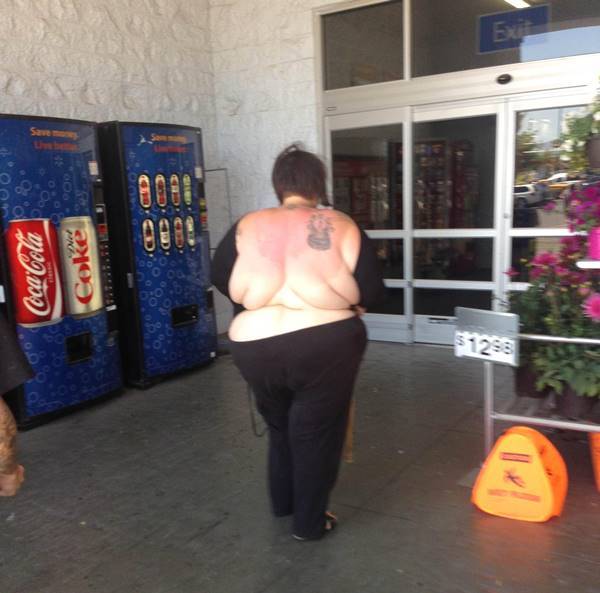 people-of-walmart-back-boobs.jpg