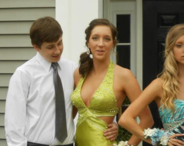 53 Prom Photo Fails That Will Make You Glad Youre Not 17 Anymore