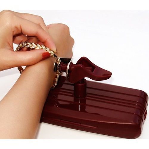 skymall-bracelet-assistant