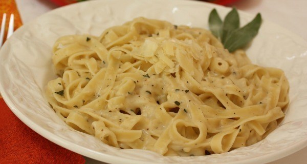 Fettuccine Alfredo