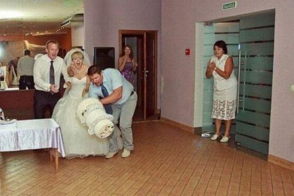 Wedding Cake Fail