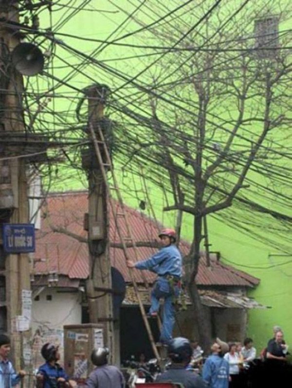 Crazy Electrician Worst Job Ever