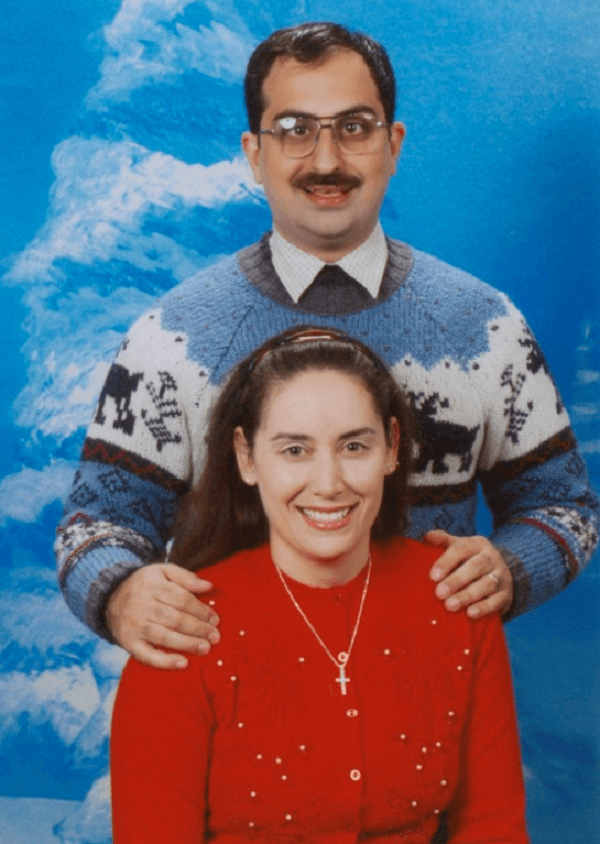 57 Hilariously Awkward Christmas Photos That Won't Be Going On The Mantle