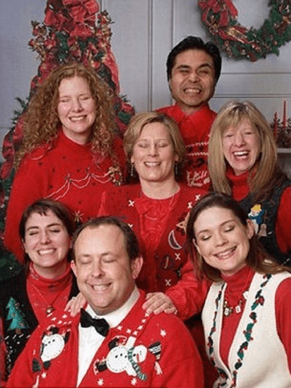 57 Hilariously Awkward Christmas Photos That Won't Be Going On The Mantle