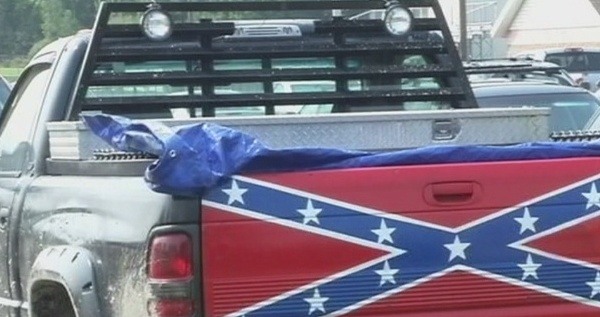 how to put a flag on a truck