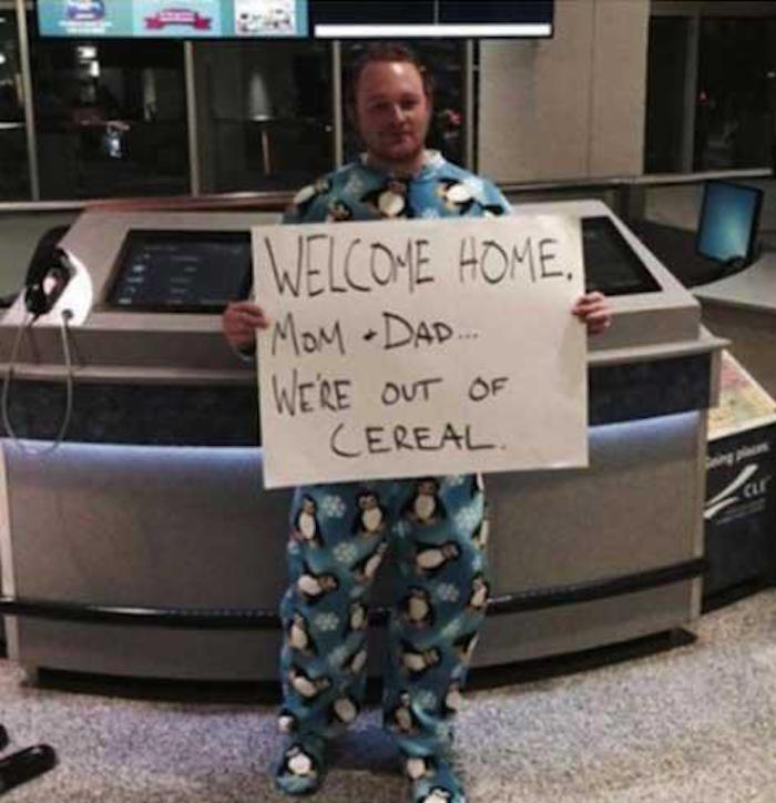 48 Funny Airport Signs That Went Above And Beyond 
